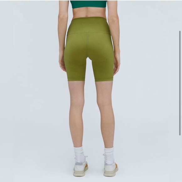 Everlane The Perform Bike Short - Picture 2 of 5